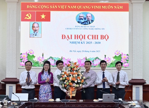 Chi bộ Cục Công nghệ thông tin: Tiên phong trong thực hiện nhiệm vụ chuyển đổi số toàn diện của ngành Tư pháp